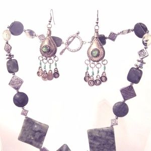 Vintage Green Stone Dangling Earrings